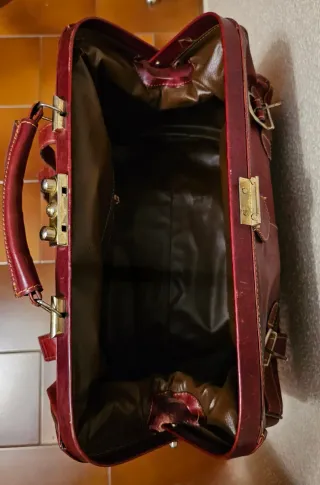 Maletín vintage en piel tipo médico/diligencia