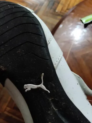 Zapatillas Puma Blancas y Negras