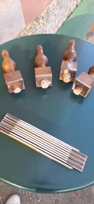 Piedini per mobili vintage in legno