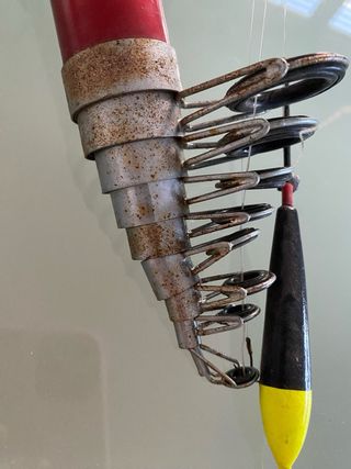 Caña de pescar con carrete