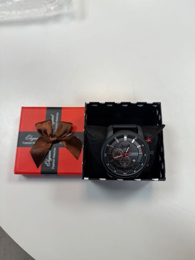 Orologio CURREN Nero e Rosso
