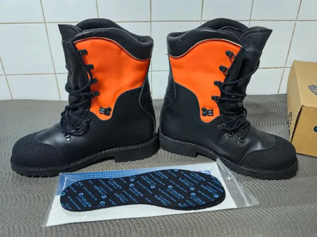 Botas Curgal Forestales Anticorte T-44 (43)