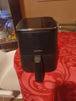 Freidora de aire Aigostar negra