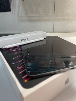 iPad Pro 11 4a Gen 256GB + Apple Pencil 2a Gen