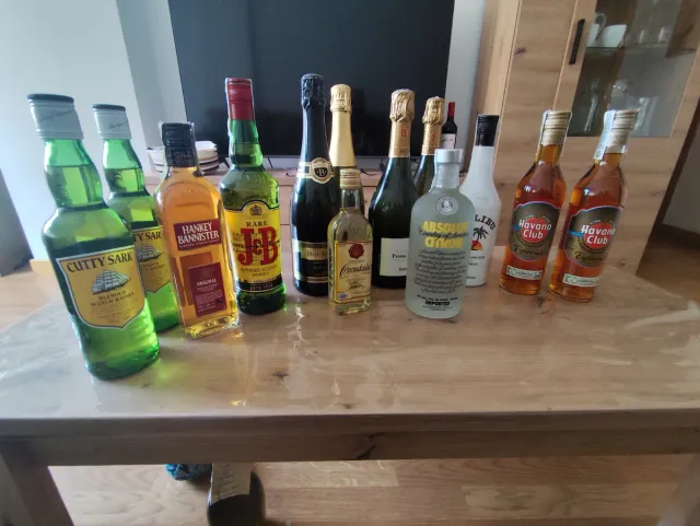 Lote de Botellas de Cristal Variadas