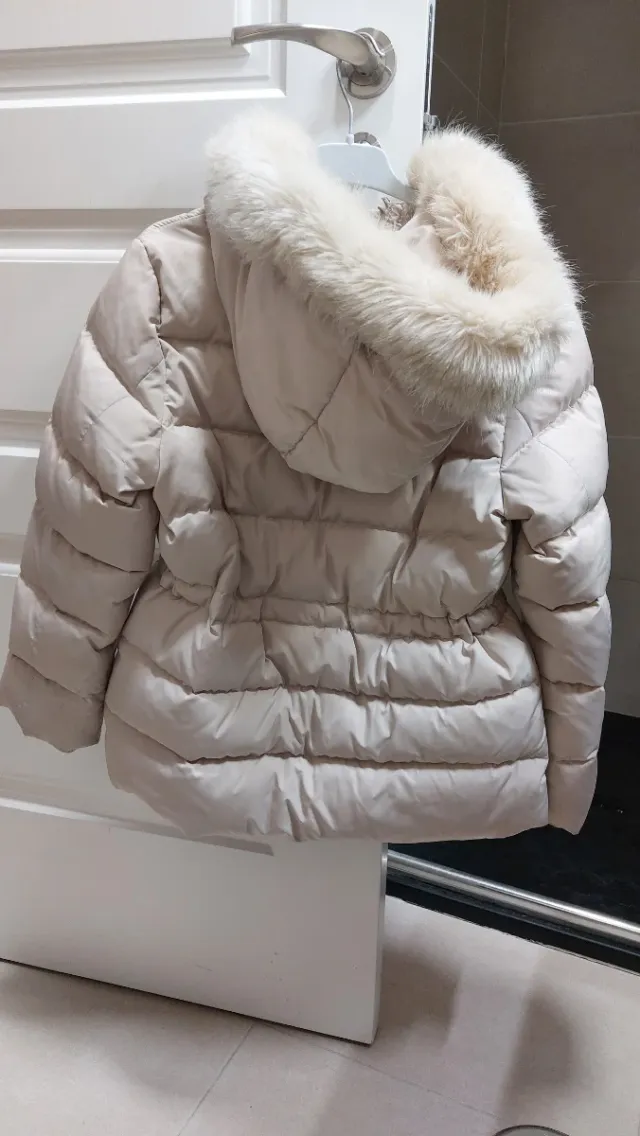 Abrigo niña Zara talla 140