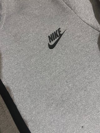 Chaqueta Nike Gris con Cremallera