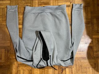 Chaqueta Nike Gris con Cremallera