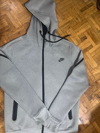 Chaqueta Nike Gris con Cremallera