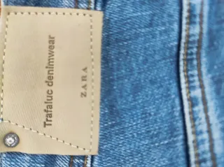 Pantalón vaquero desgastado