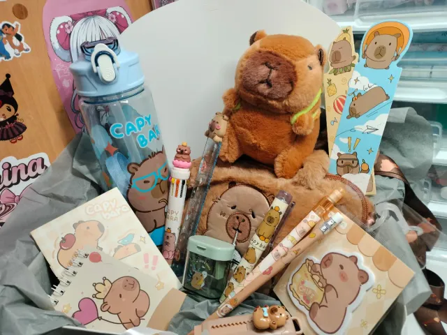 Set Papelería Capibara Kawaii