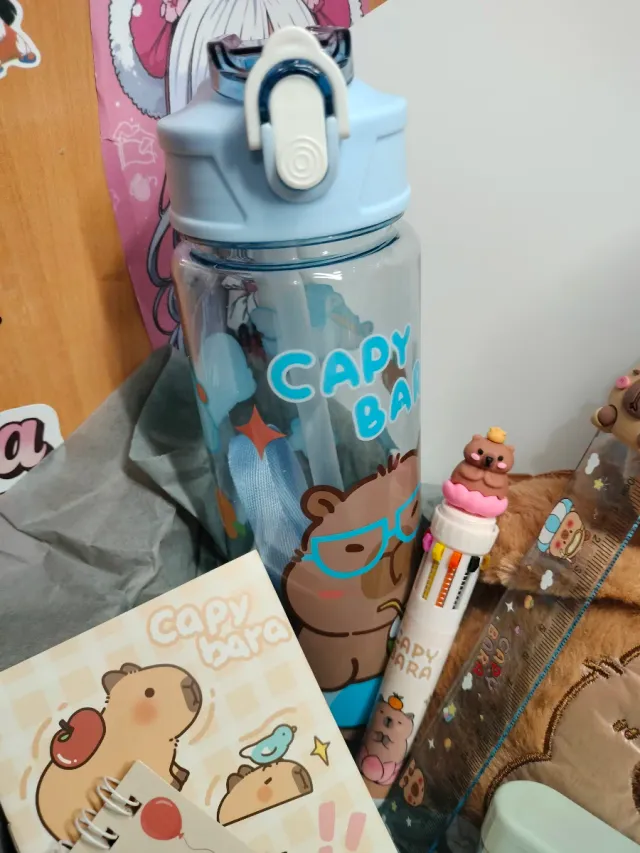 Set Papelería Capibara Kawaii