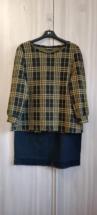Gonna nera e felpa scozzese taglia XL