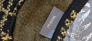 Gonna nera e felpa scozzese taglia XL