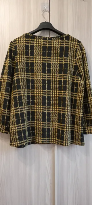 Gonna nera e felpa scozzese taglia XL