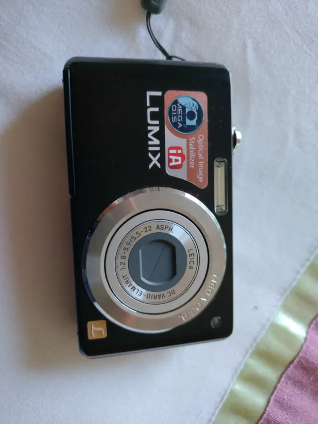 Cámara Digital Panasonic Lumix DMC-FS6 Negra