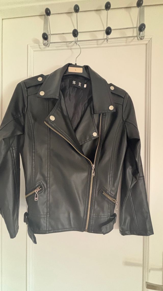 Chaqueta Biker Cuero. Negra Talla 12.