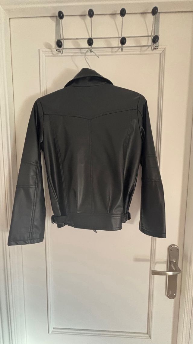 Chaqueta Biker Cuero. Negra Talla 12.