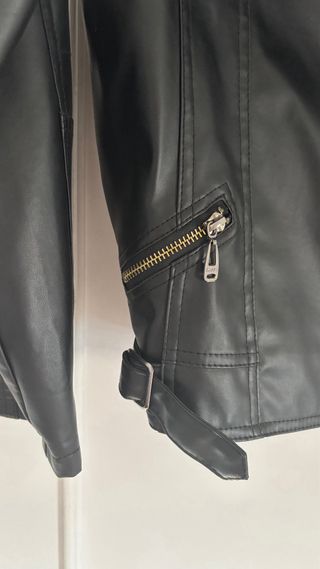 Chaqueta Biker Cuero. Negra Talla 12.