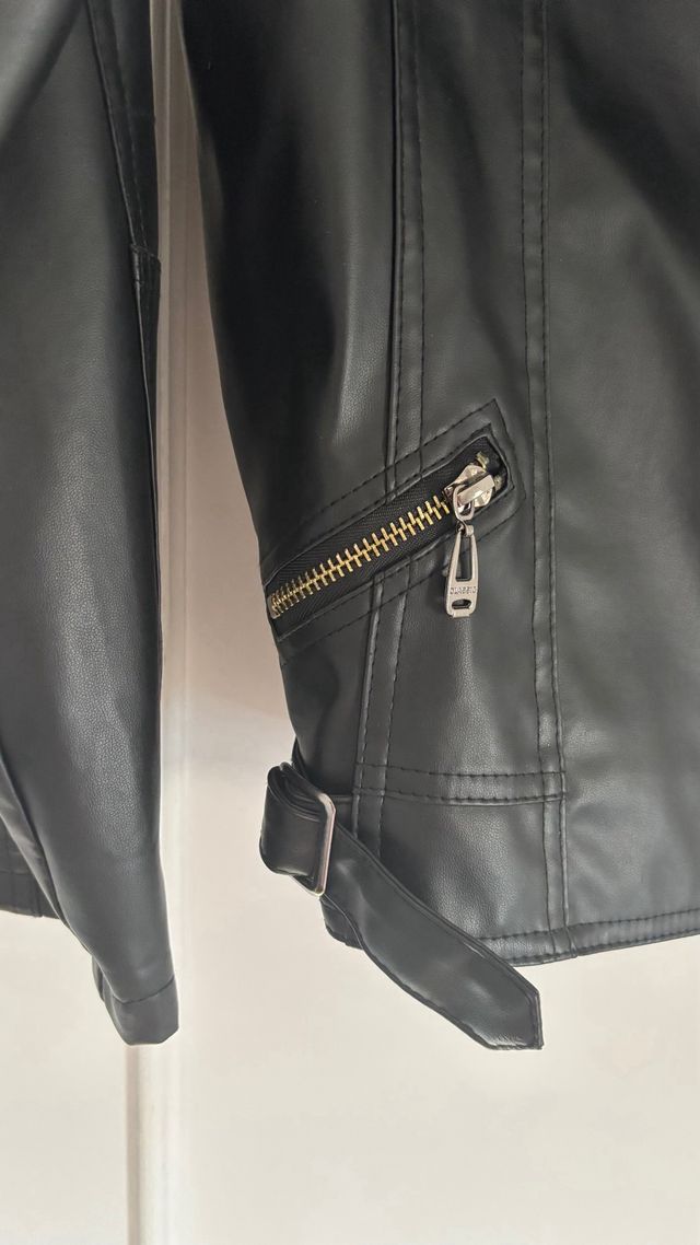 Chaqueta Biker Cuero. Negra Talla 12.