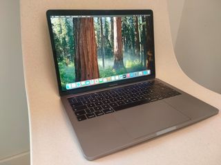 MACBOOK PRO 2018 i5/8/512