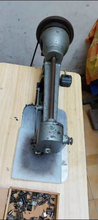 Máquina de picar calzado + accesorios