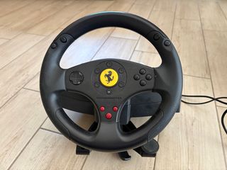 Volante Ferrari con pedaliera per PC/PS4/Xbox