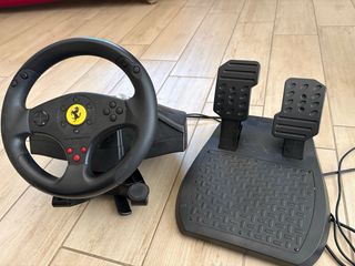 Volante Ferrari con pedaliera per PC/PS4/Xbox