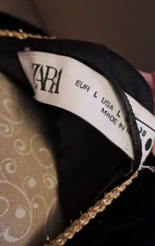 Chaleco ZARA Negro Dorado Bordado Talla Única