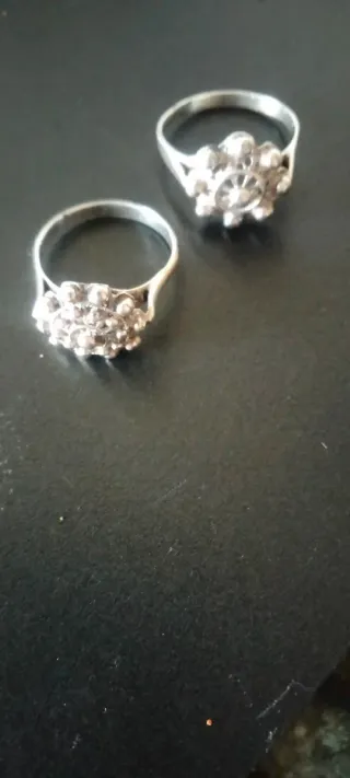 Dos anillos de plata