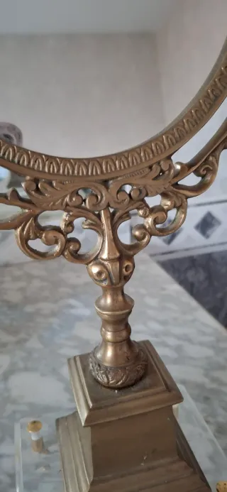 Espejo de tocador antiguo dorado