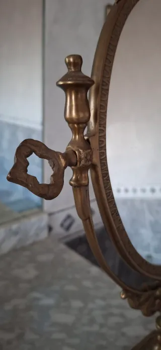 Espejo de tocador antiguo dorado