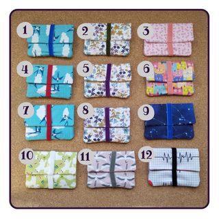 Minicartera con goma elástica