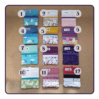 Minicartera con goma elástica