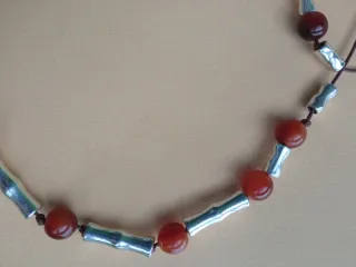 Collar piedras naturales y zamak NUEVO