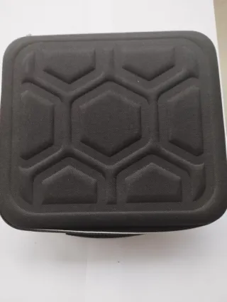 Nintendo Switch con 4 juegos, 3 mandos, maletín...