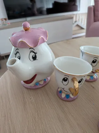 Tetera y tazas Disney