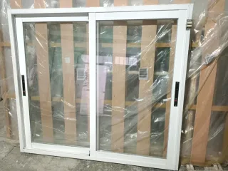 Ventana corredera aluminio blanca
