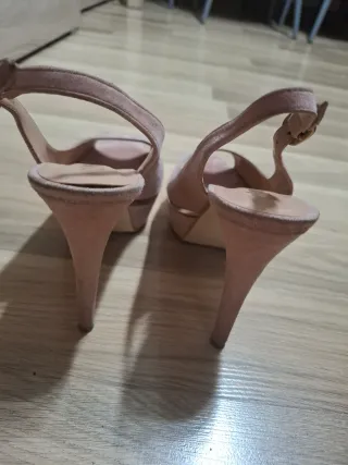 Zapatos de tacón rosa