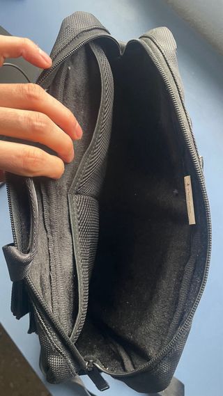 PS4 con mando, funda y 2 juegos