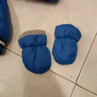 Giubbotto bambino blu con cappuccio e guanti