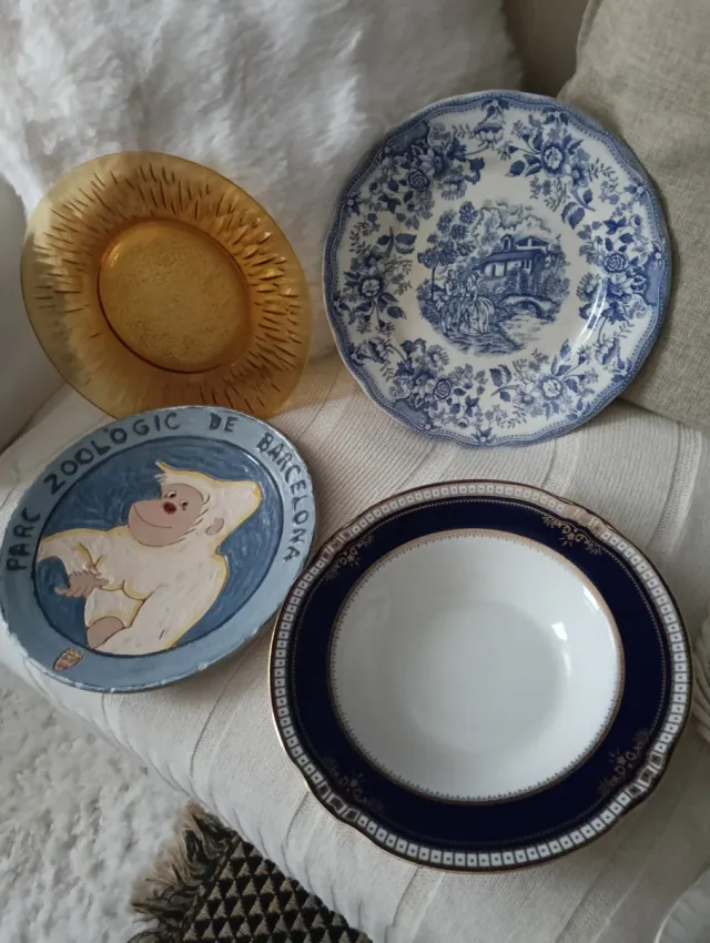 Colección platos antiguos cerámica.5€ cada uno.