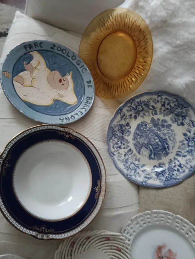 Colección platos antiguos cerámica.5€ cada uno.