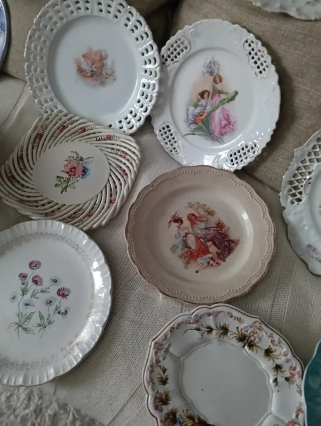 Colección platos antiguos cerámica.5€ cada uno.