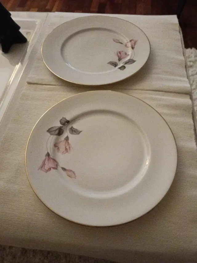 Colección platos antiguos cerámica.5€ cada uno.