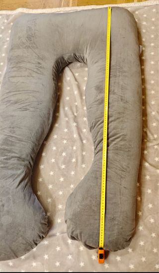 Cojín de lactancia gris en forma de U