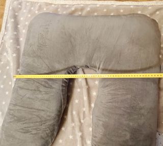 Cojín de lactancia gris en forma de U