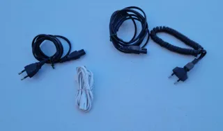 Varios cables de corriente