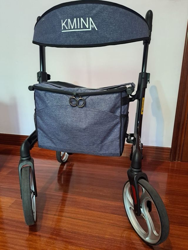 Andador para personas mayores marca KMINA.
