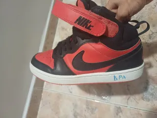 Zapatillas Nike Talla 38 Negras y Rojas